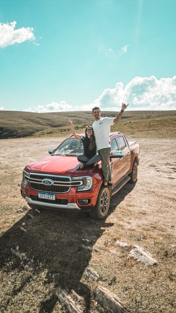 Casal com Ford Ranger